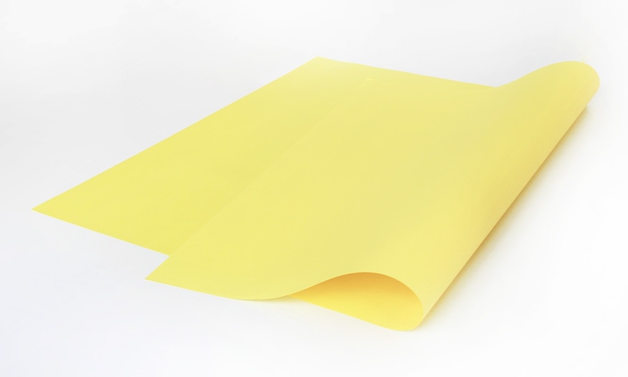 Bank paper, 80 grams of thick color, 23.5 * 33.25 inches, contains 250 sheets / pack, good quality paper, smooth surface, color paper is beautiful, consistent throughout the sheet Can be used on both sides